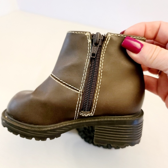Toddler girls brown chuncky heel boots - Picture 8 of 11